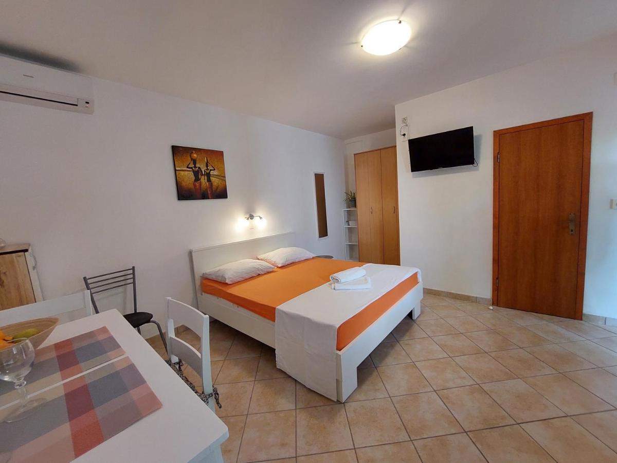 פג Apartments Nenad & Marija מראה חיצוני תמונה