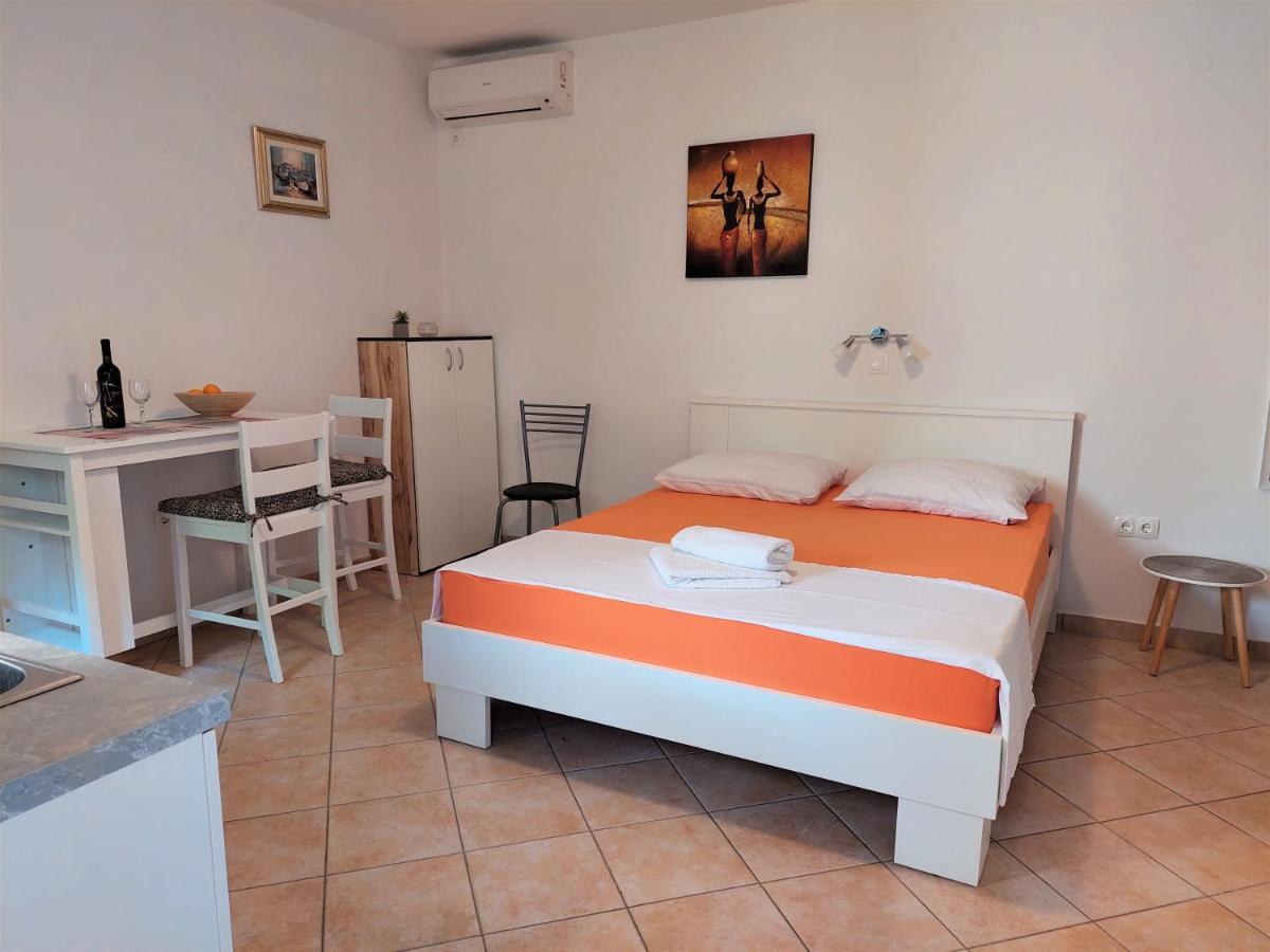 פג Apartments Nenad & Marija מראה חיצוני תמונה