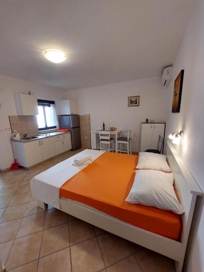 פג Apartments Nenad & Marija מראה חיצוני תמונה
