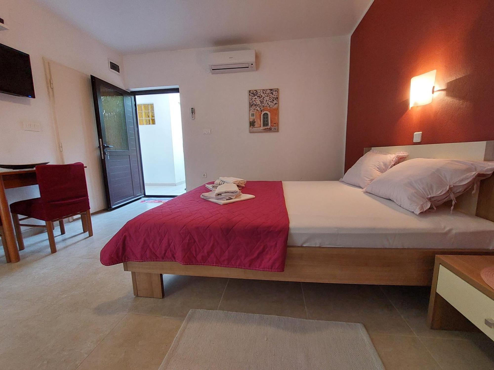 פג Apartments Nenad & Marija מראה חיצוני תמונה