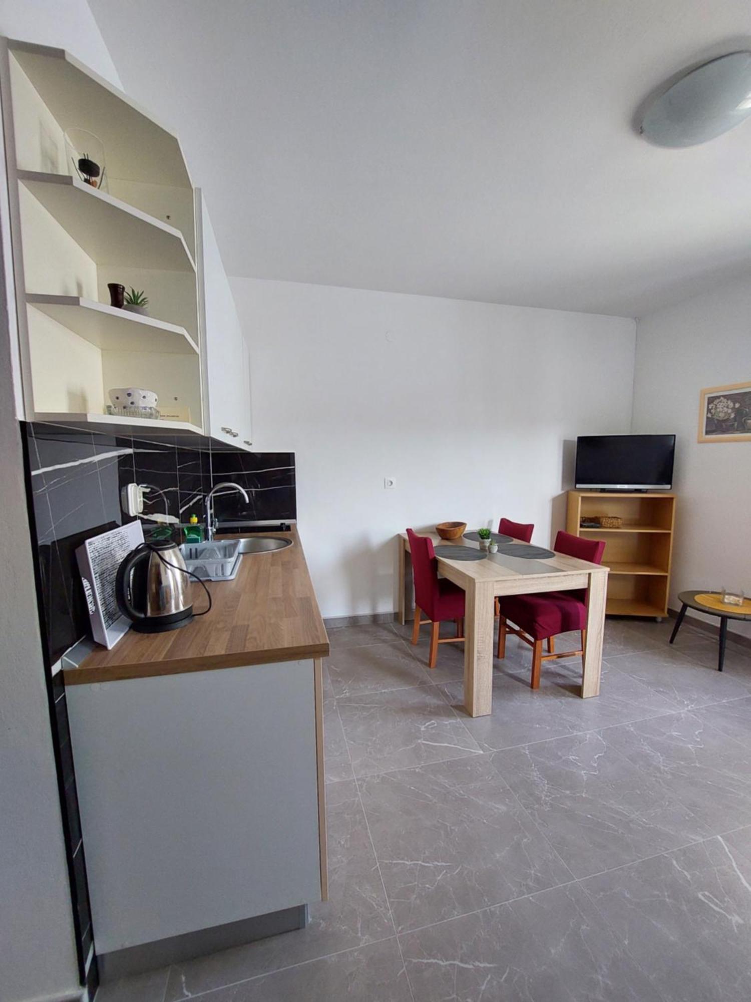 פג Apartments Nenad & Marija מראה חיצוני תמונה